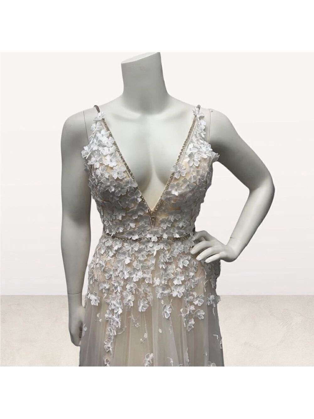 Mac Duggal Embellished Ivory and Peach Floral Appliqué Size 12 Style 22845 NWOT - Picture 9 of 16